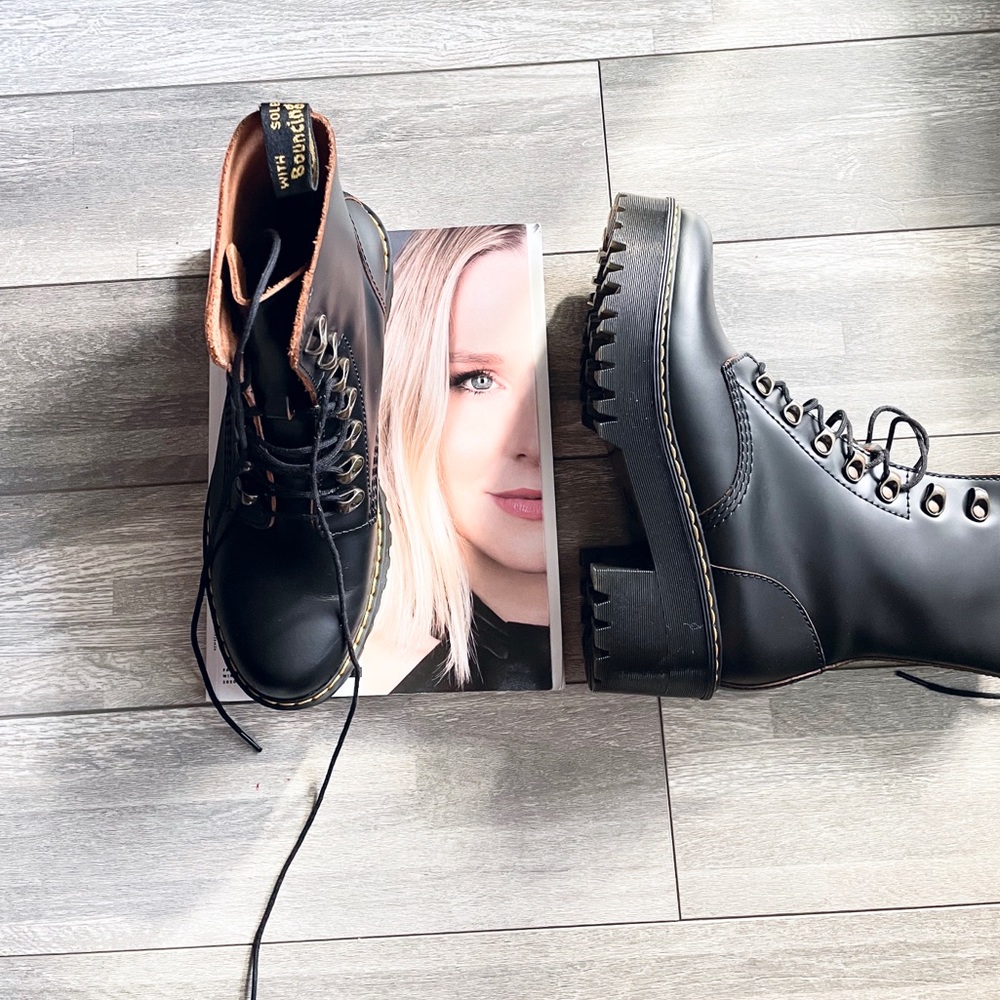 Size 9 dr. Martens boots with heel